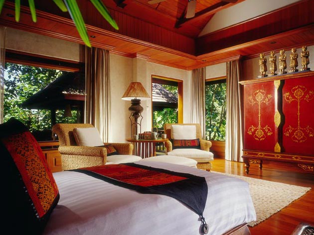 Chiang Mai Houses. Bedroom with elements of Thai decor